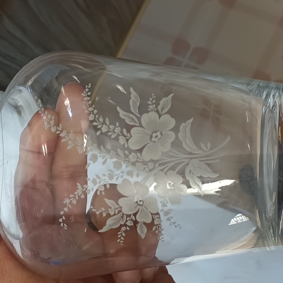 Avon vase floral design | vintage - Picture 2 of 4